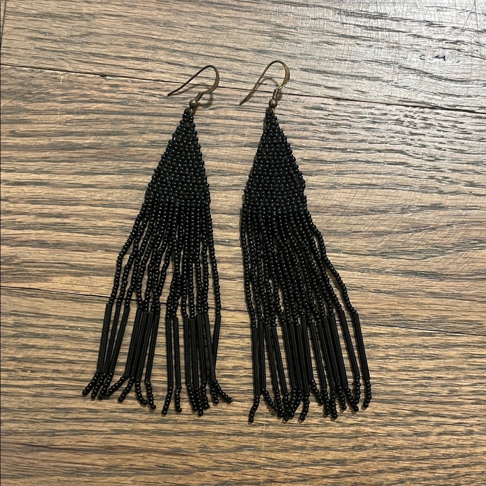 Vintage black beaded earrings GUC